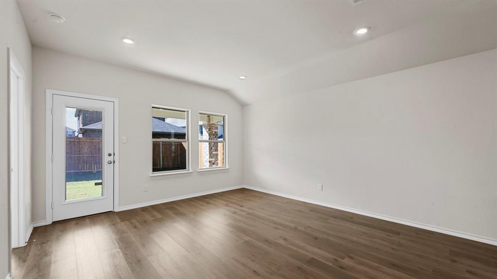 5819 Blue Sky Drive Property Photo 15