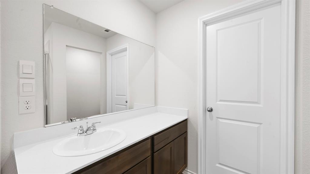 5819 Blue Sky Drive Property Photo 23
