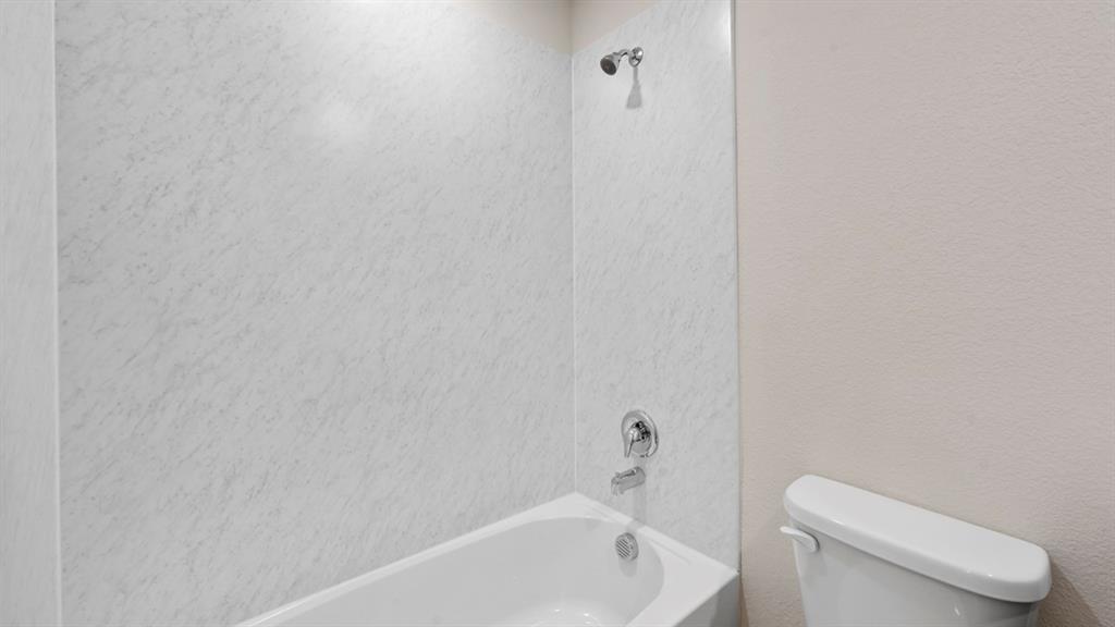 5819 Blue Sky Drive Property Photo 28
