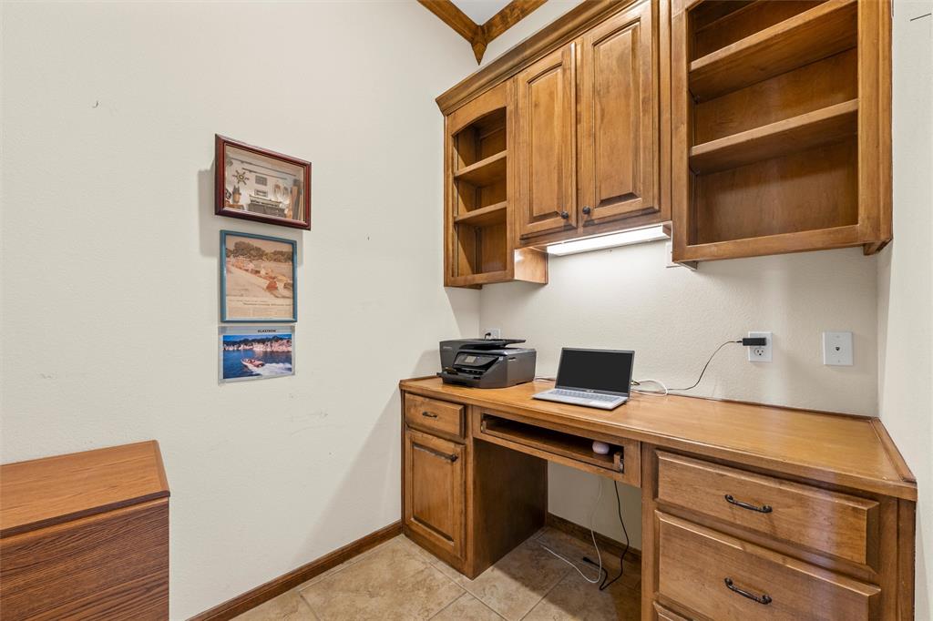 208 Silver Spur Trail Property Photo 7