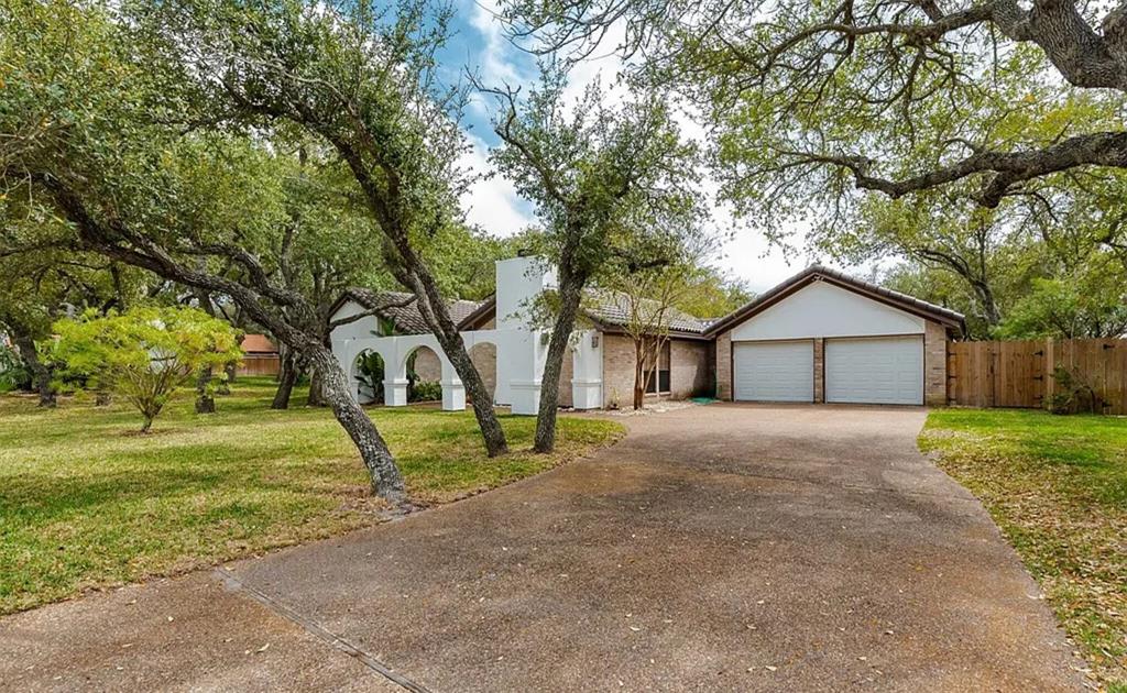 3111 Traylor Boulevard Property Photo 2