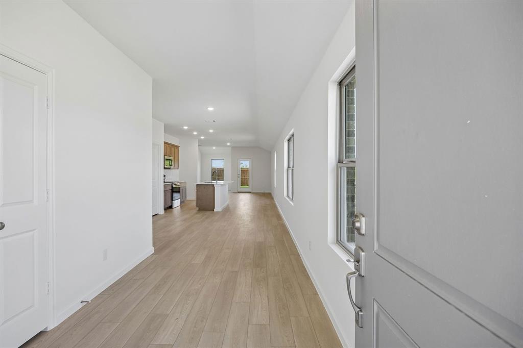 831 Hillcrest Bouvelard Property Photo 3