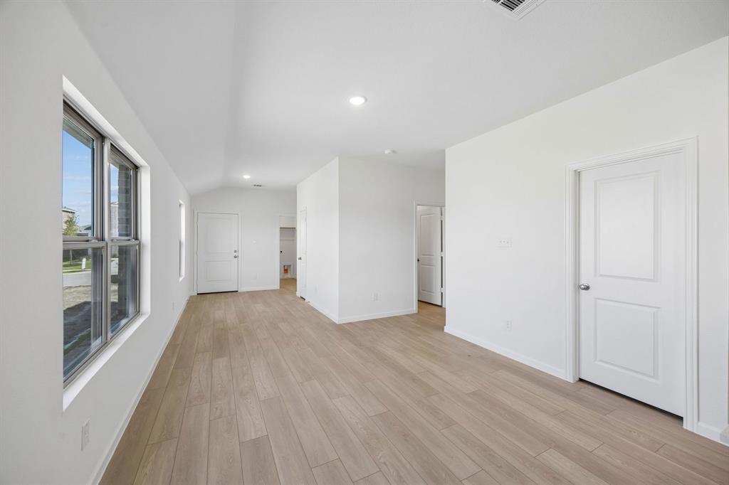 831 Hillcrest Bouvelard Property Photo 4