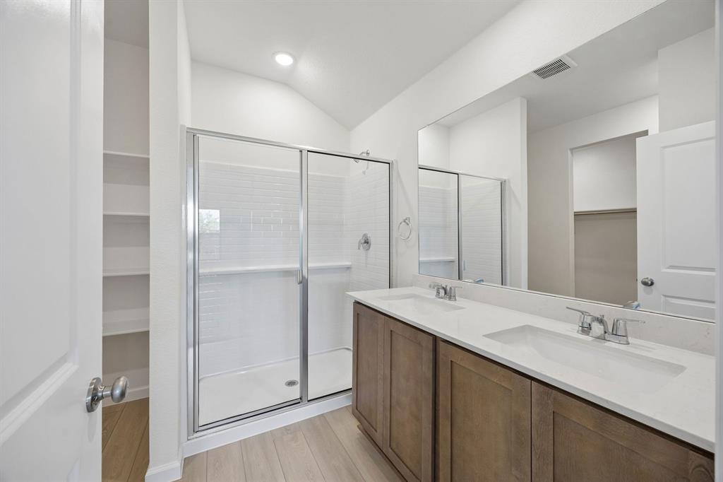 831 Hillcrest Bouvelard Property Photo 17