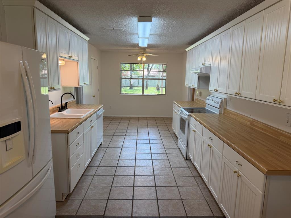504 Austin Drive Property Photo 5