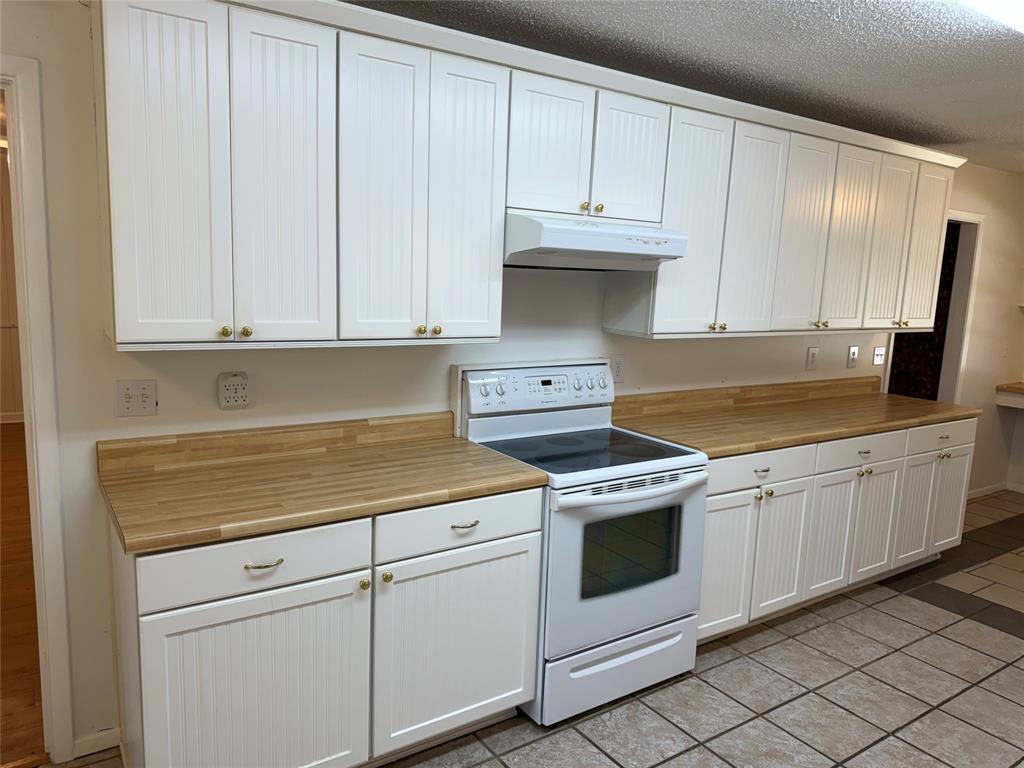 504 Austin Drive Property Photo 9