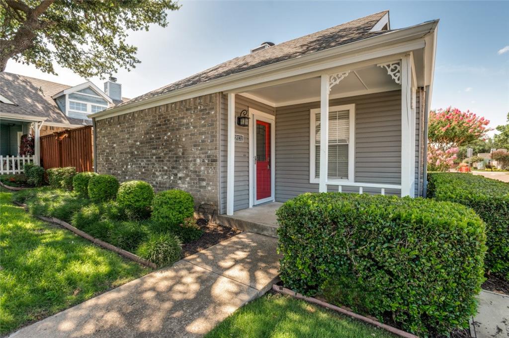 18131 Whispering Gables Lane Property Photo 3