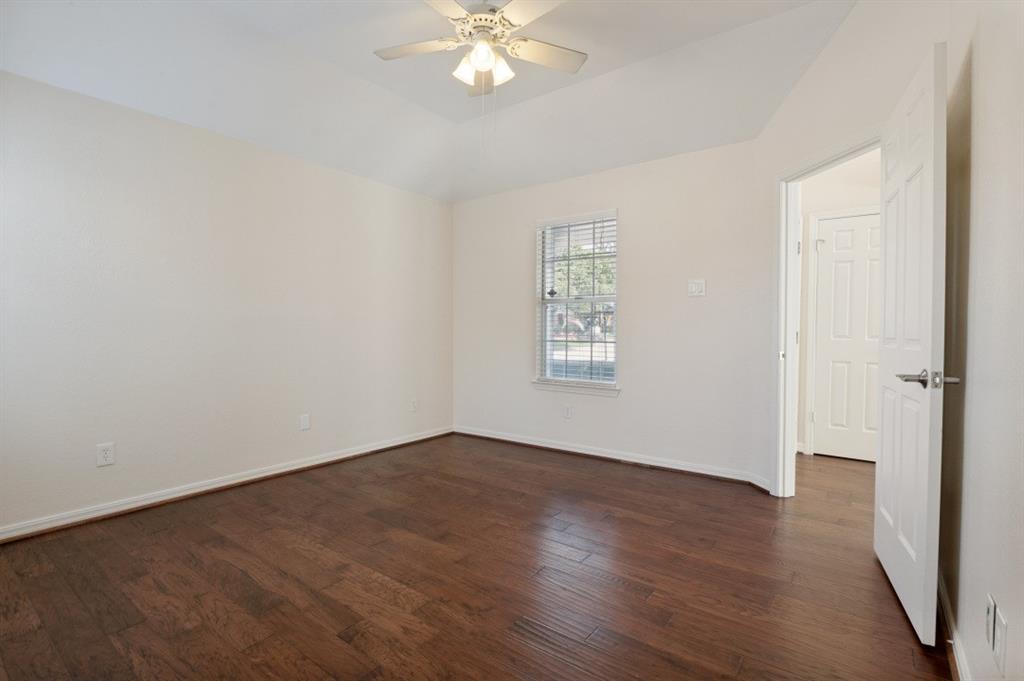 18131 Whispering Gables Lane Property Photo 16