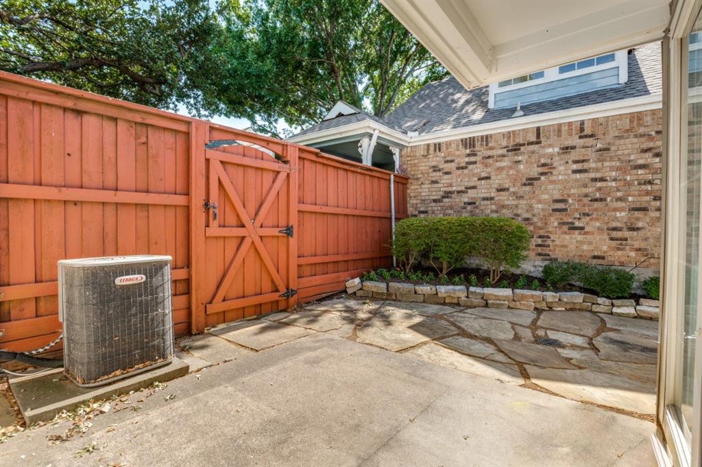 18131 Whispering Gables Lane Property Photo 26