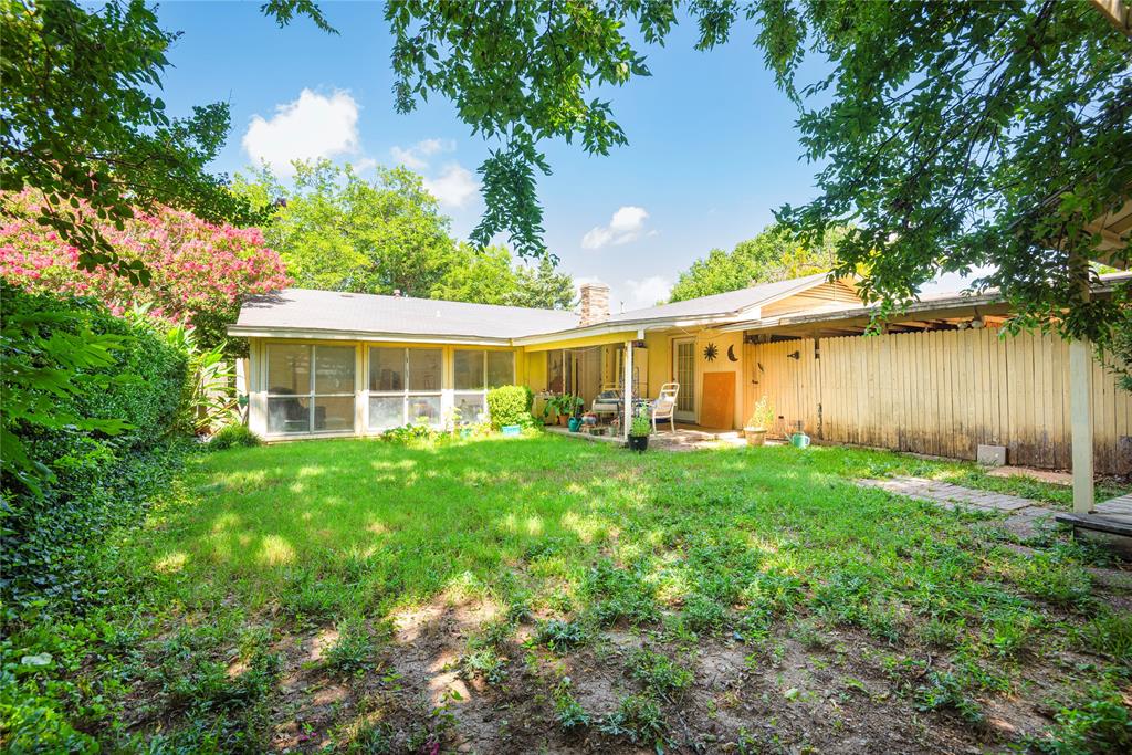 9170 Dogwood Street Property Photo 2