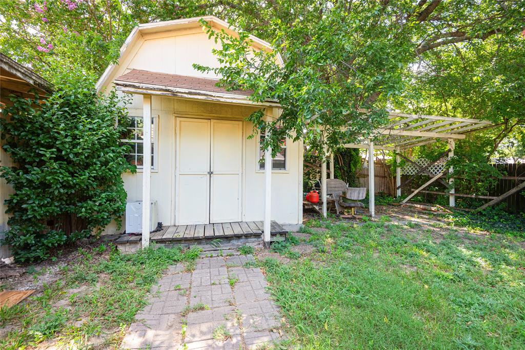 9170 Dogwood Street Property Photo 3