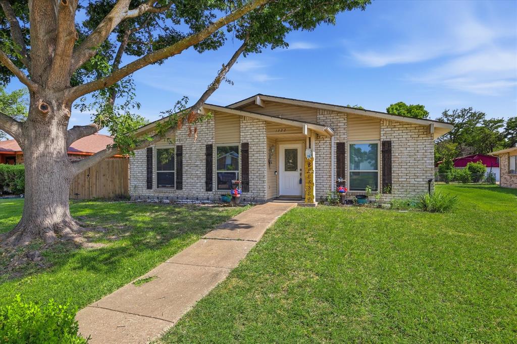 1322 Paris Drive Property Photo 1