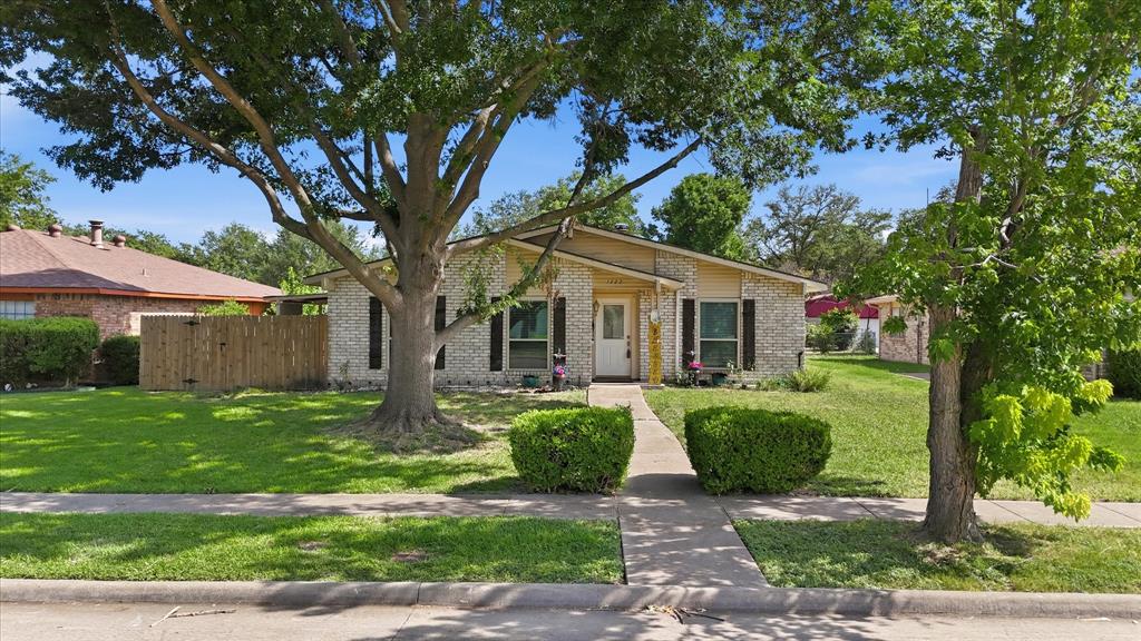 1322 Paris Drive Property Photo 1
