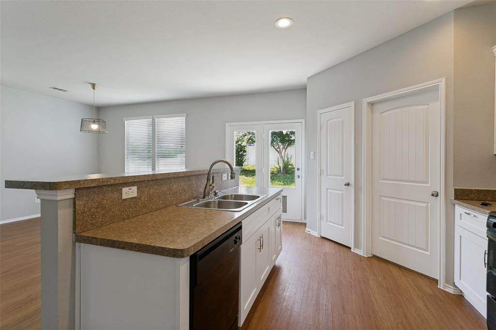 9128 Greene Drive Property Photo 11