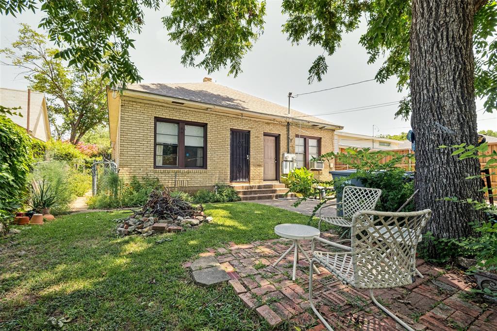 2542 Gladstone Drive Property Photo 13