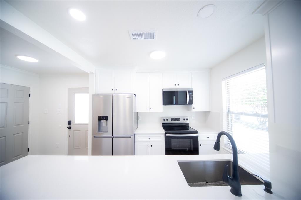 3233 S University Drive Property Photo 14