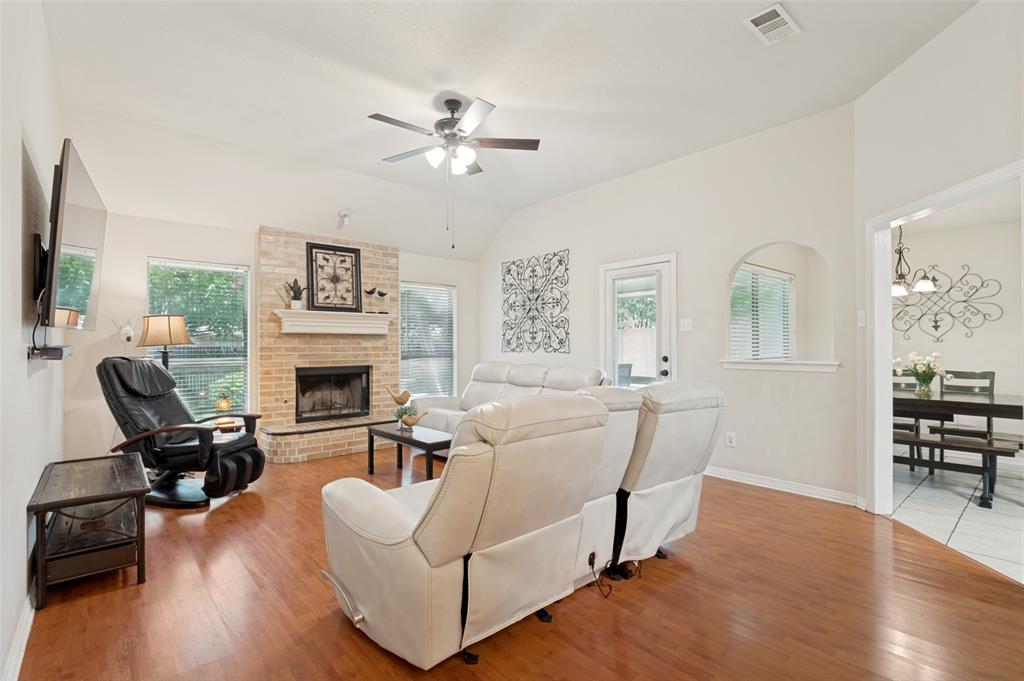 521 Wild Springs Drive Property Photo 2