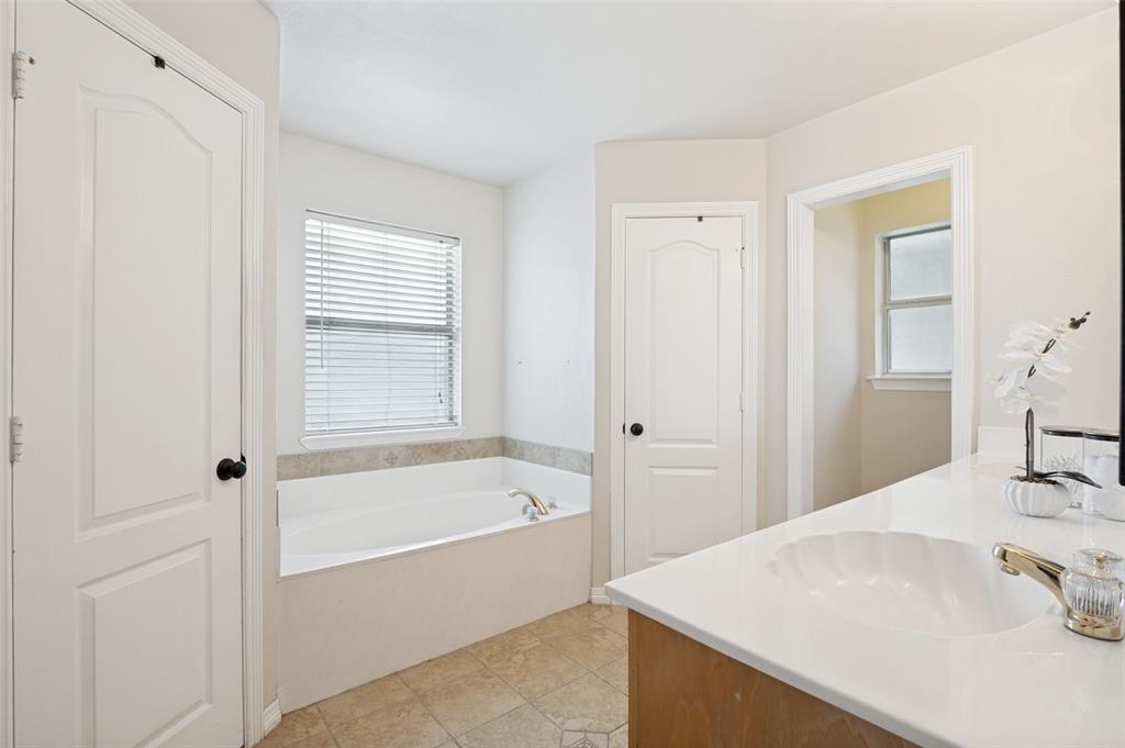 521 Wild Springs Drive Property Photo 7