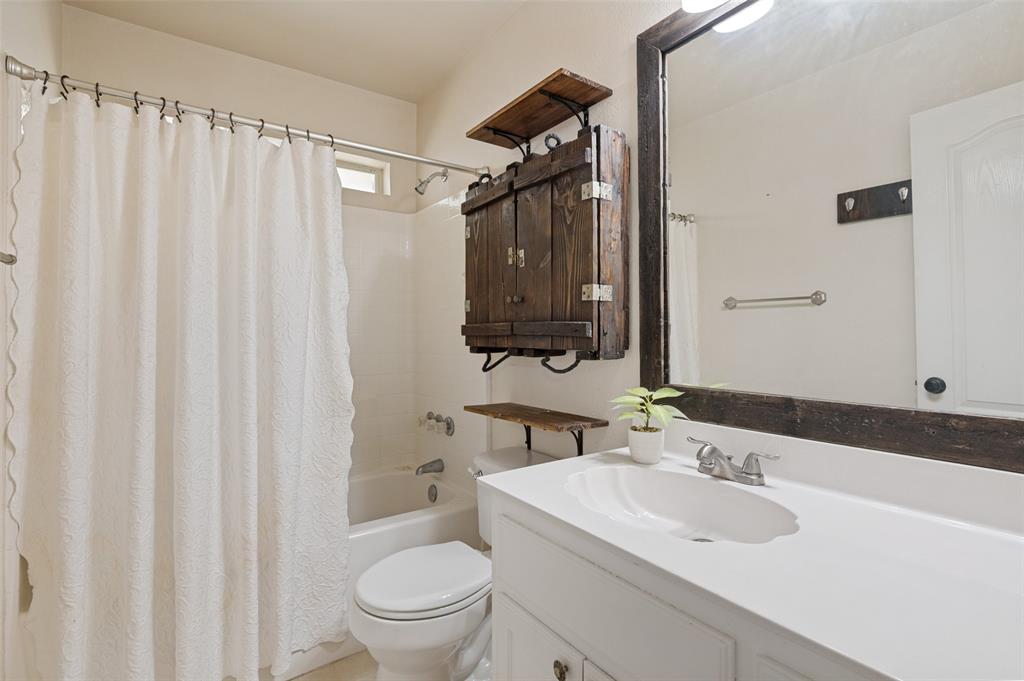 521 Wild Springs Drive Property Photo 10