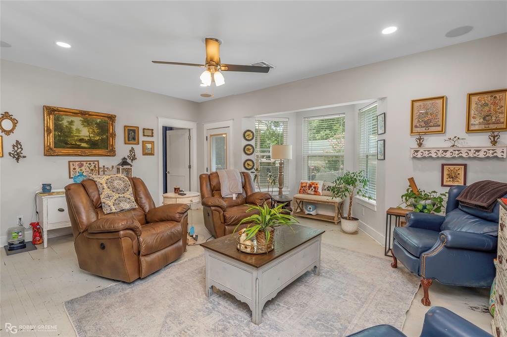 2260 4th Street Property Photo 18