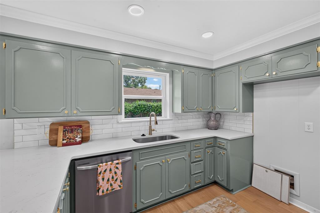 6036 River Road Property Photo 9