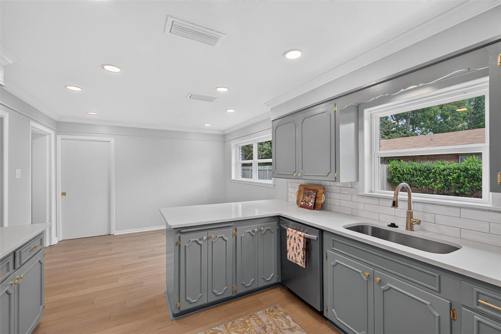 6036 River Road Property Photo 11