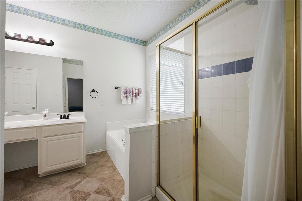 6409 Hawthorne Cove Property Photo 8