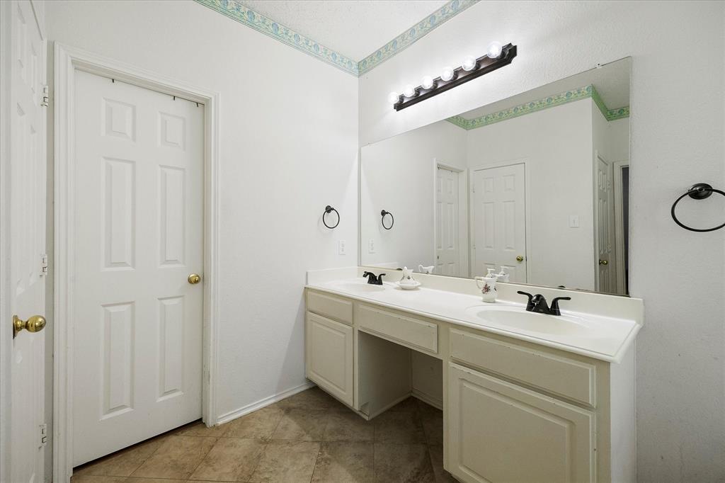 6409 Hawthorne Cove Property Photo 23