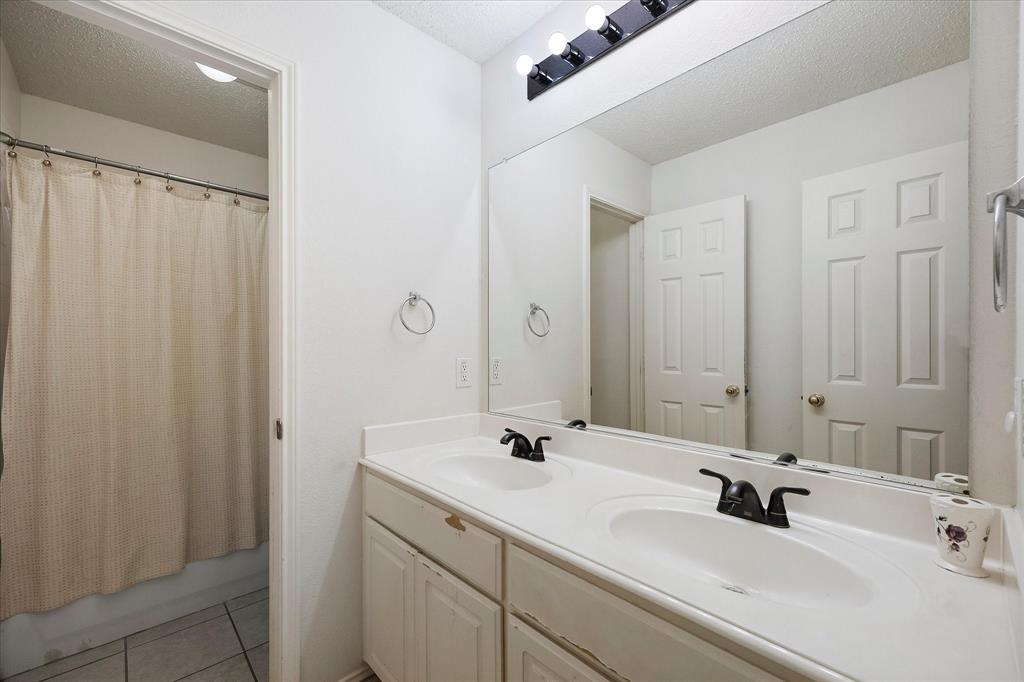 6409 Hawthorne Cove Property Photo 28