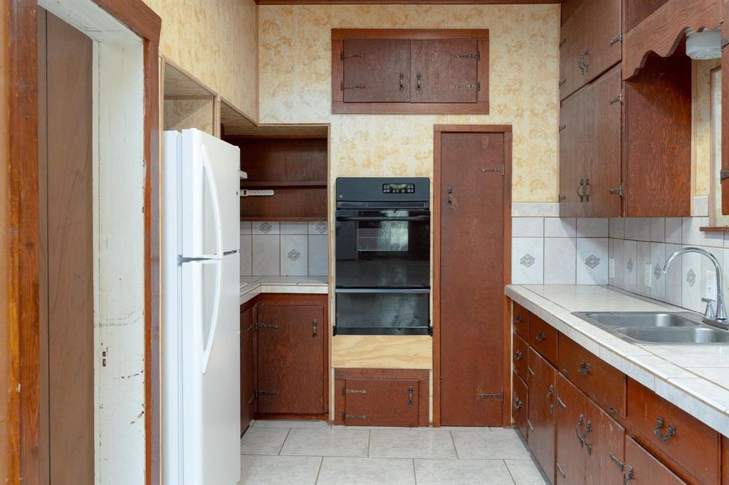 403 N Plano Avenue Property Photo 11