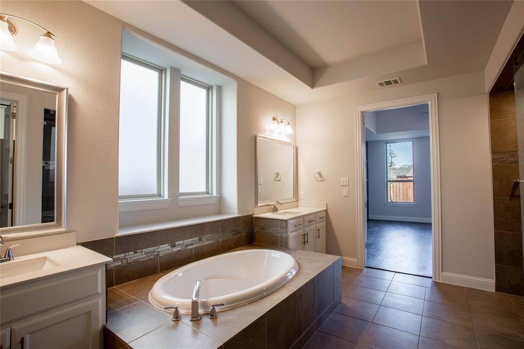 7600 Clear Rapids Drive Property Photo 16