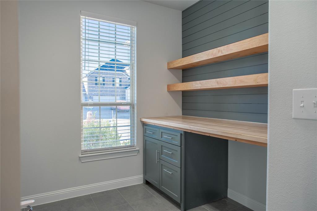 7600 Clear Rapids Drive Property Photo 19