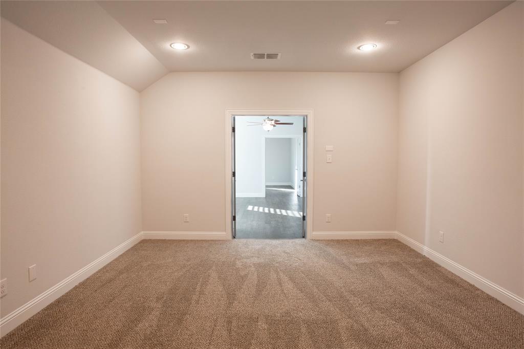 7600 Clear Rapids Drive Property Photo 23