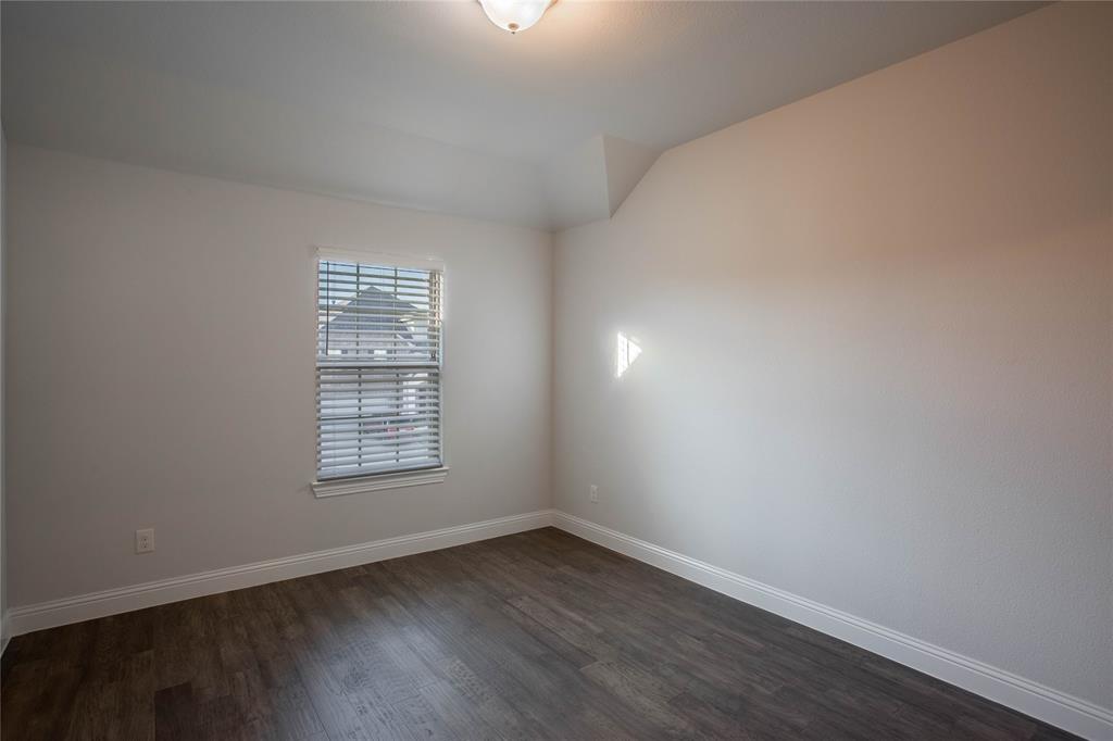 7600 Clear Rapids Drive Property Photo 26