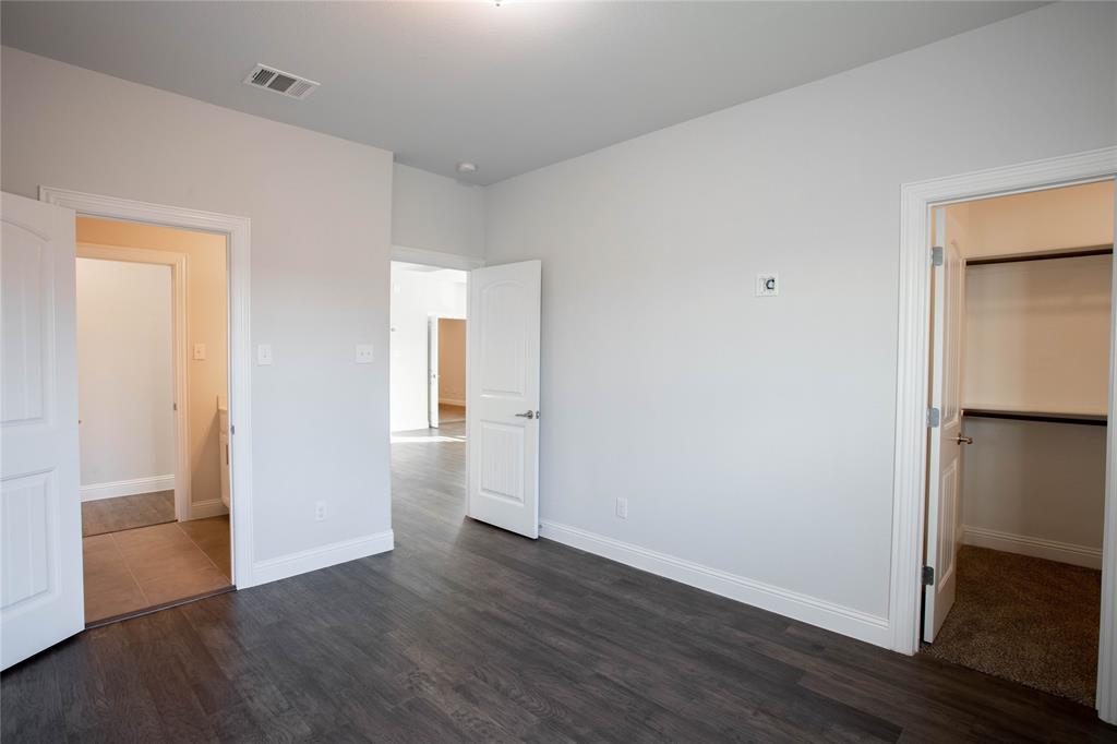 7600 Clear Rapids Drive Property Photo 29