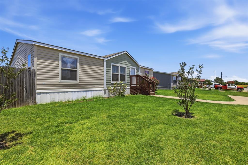 1408 Old Bridge Road Property Photo 3