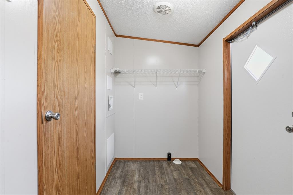 1408 Old Bridge Road Property Photo 11