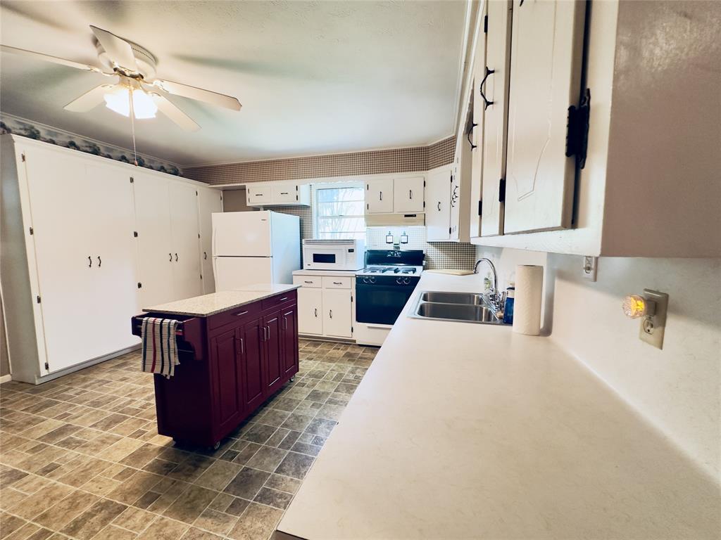230 Scenic Loop Property Photo 16