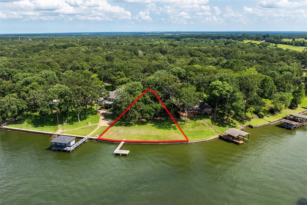109 Lakeside Lane