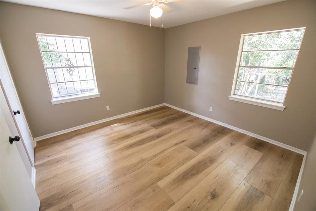 3539 S Ewing Avenue Property Photo 4