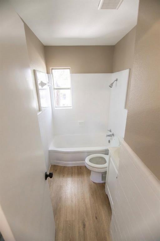 3539 S Ewing Avenue Property Photo 6