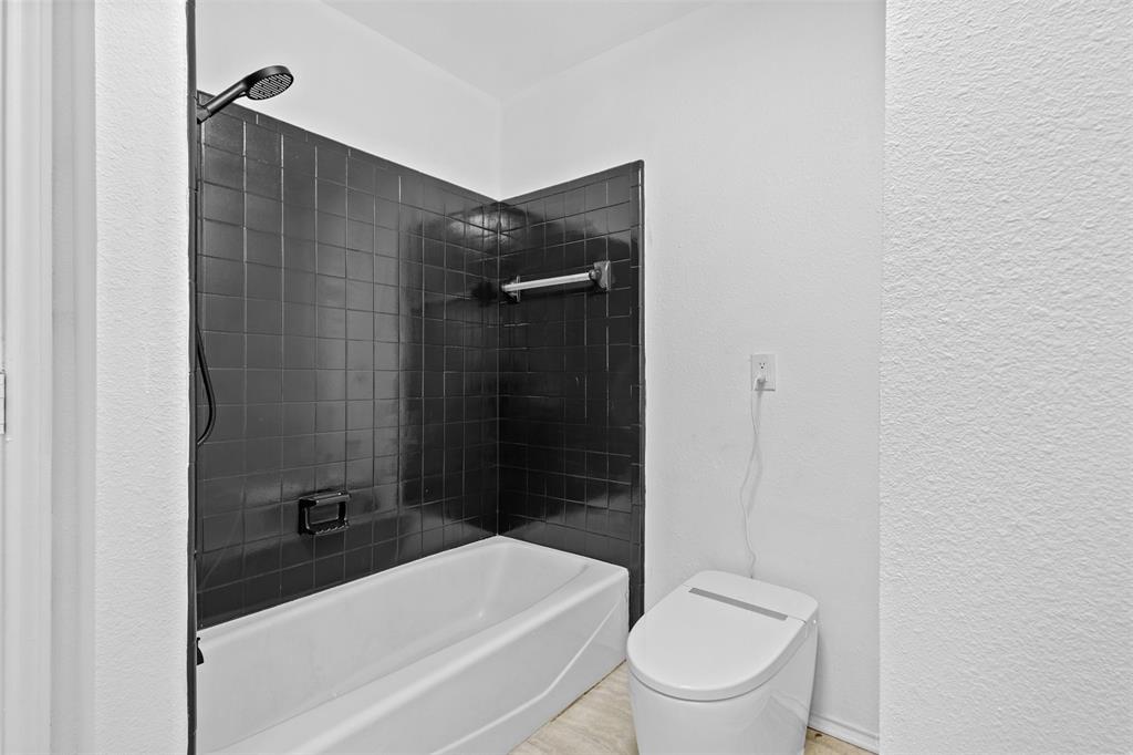5349 Northridge Boulevard Property Photo 11