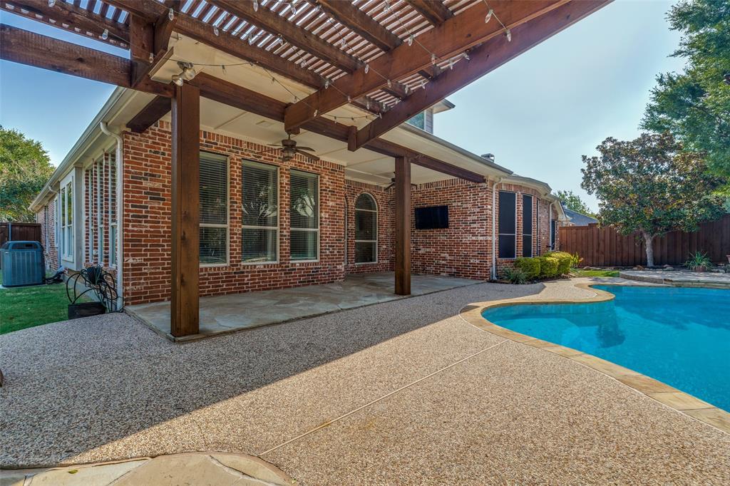 5203 Cree Drive Property Photo 3