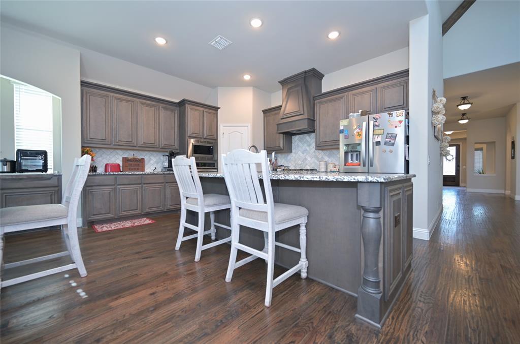 213 Oakcrest Drive Property Photo 6