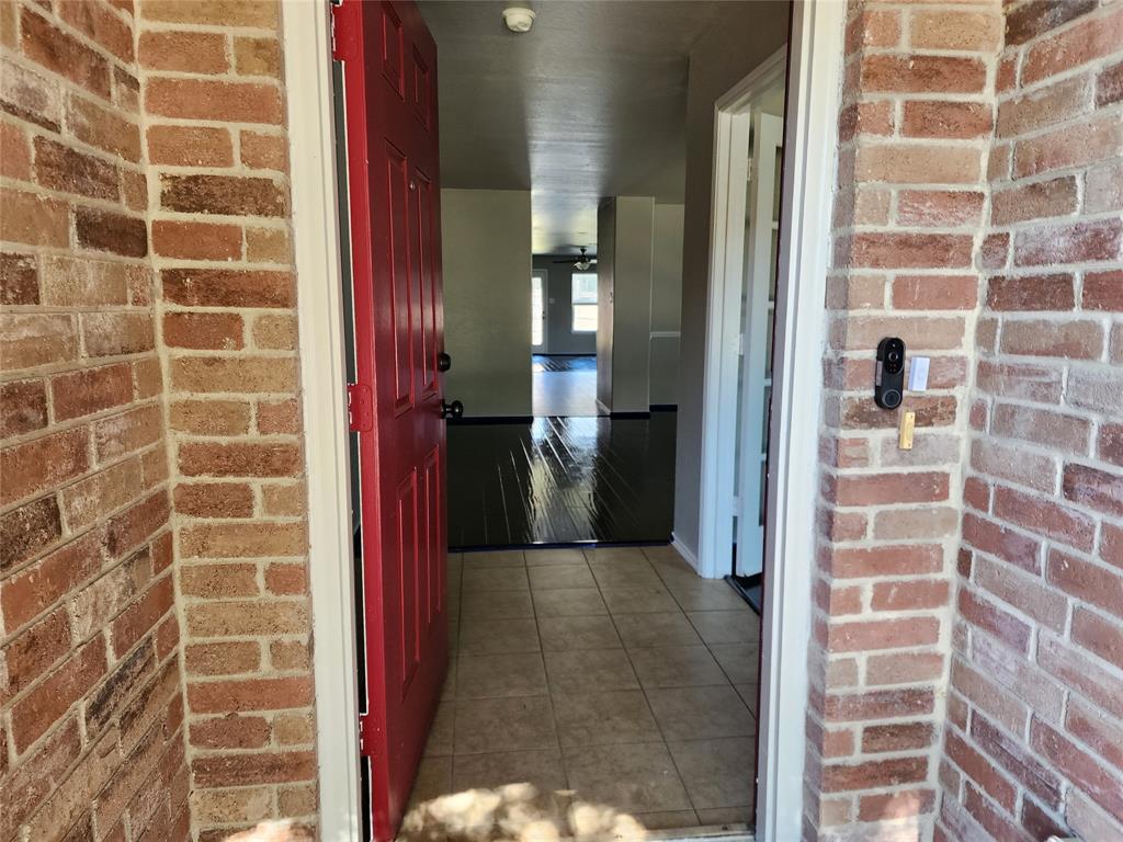 700 Swan Drive Property Photo 2