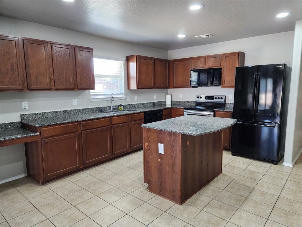 700 Swan Drive Property Photo 8
