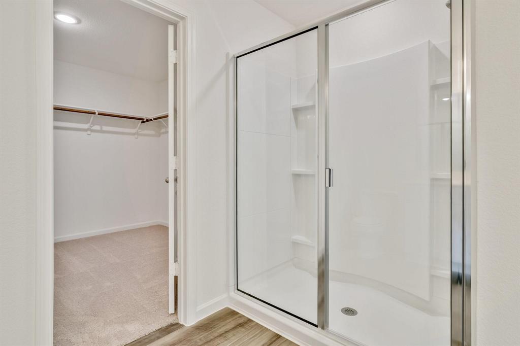 795 Yorkshire Drive Property Photo 6