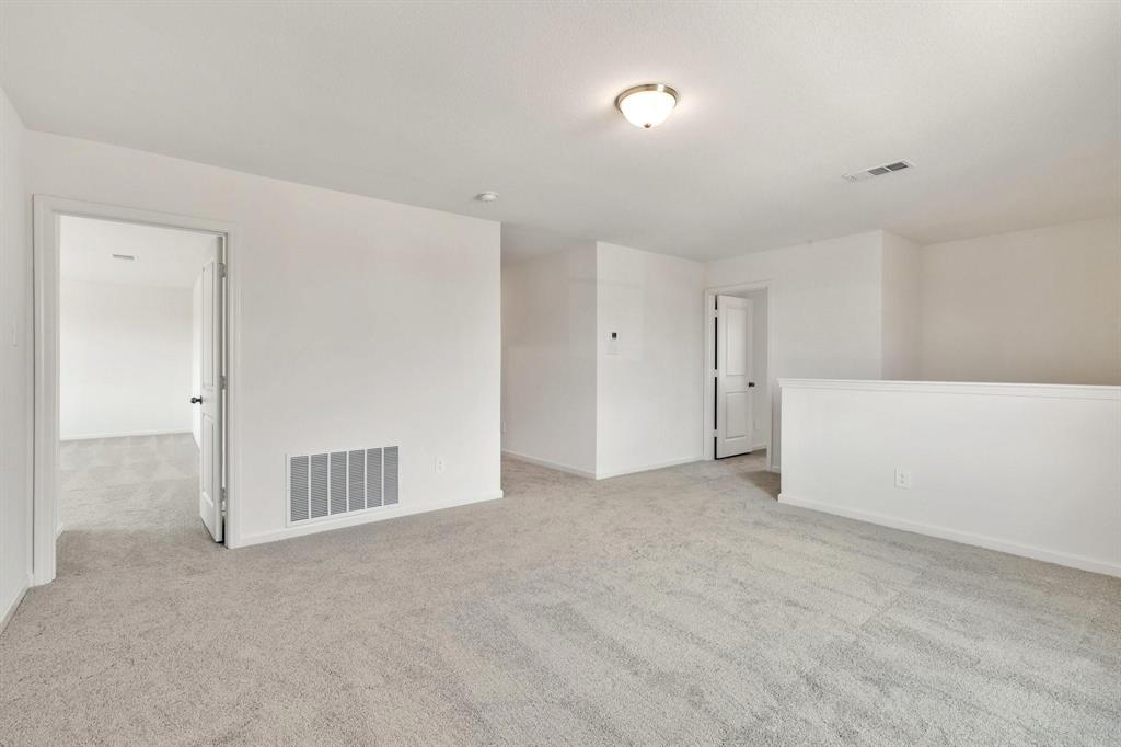 795 Yorkshire Drive Property Photo 18