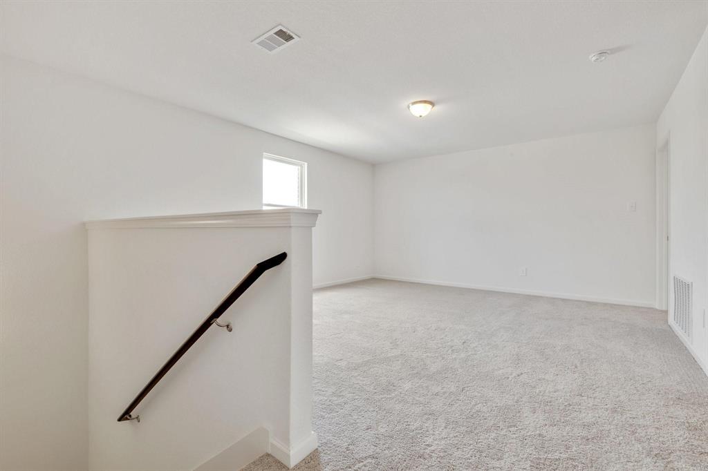 795 Yorkshire Drive Property Photo 19