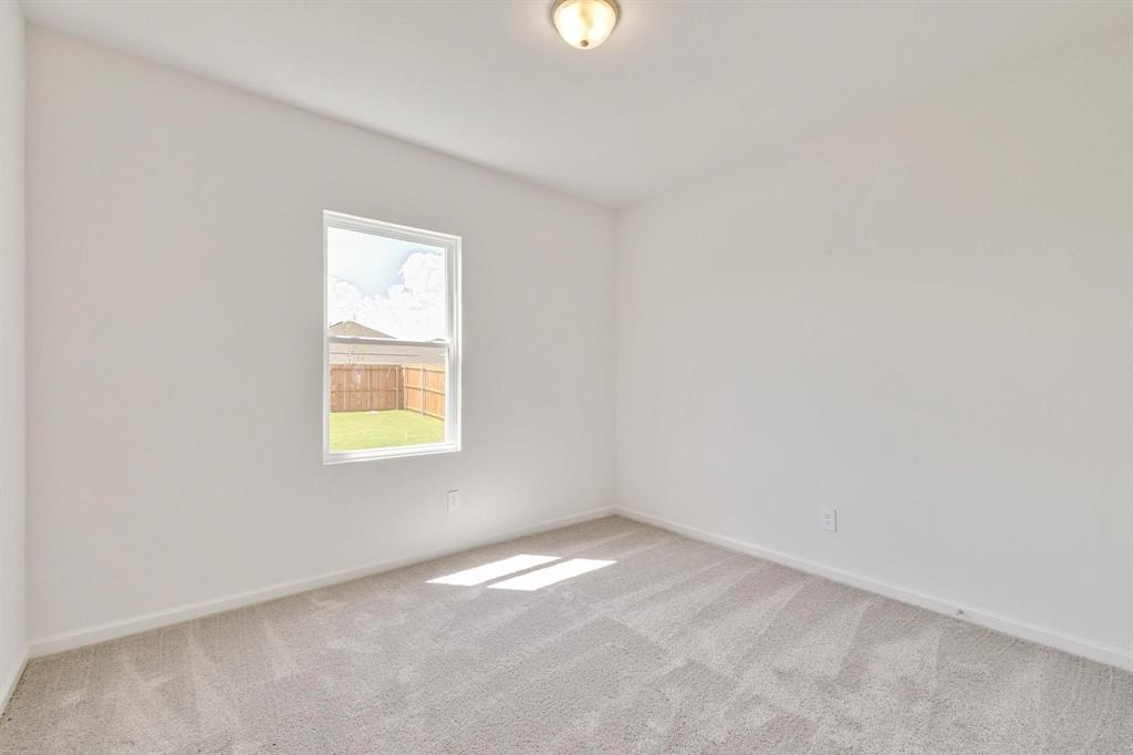 795 Yorkshire Drive Property Photo 22